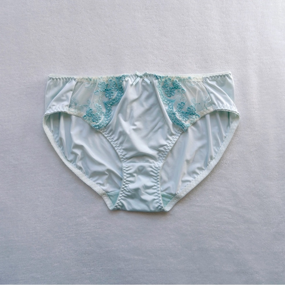 US-L/JP-3L  Japanese Brand Elegant Floral Embroidery Smooth Nylon Panty